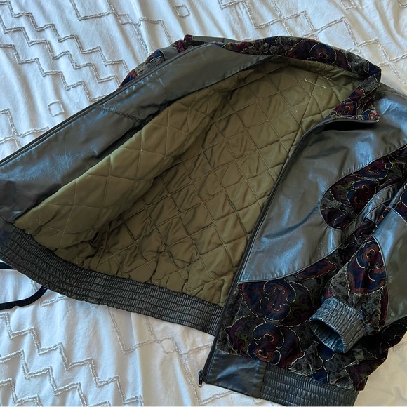 vintage velvet patch leather bomber jacket - Picture 13 of 15